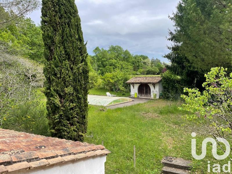 Maison - 280 m² - 10 pièces