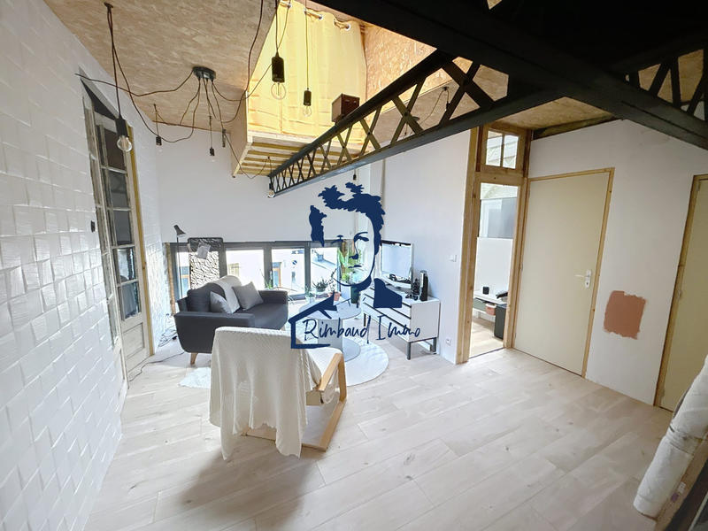 Maison - 326 m² - 4 pièces