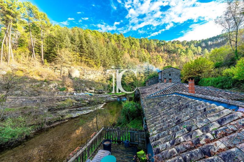 Maison - 324 m² - 13 pièces