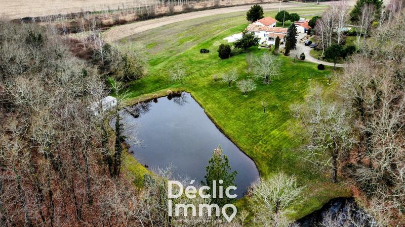 Maison - 250 m² - 10 pièces