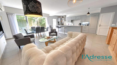 Maison - 183 m² - 8 pièces