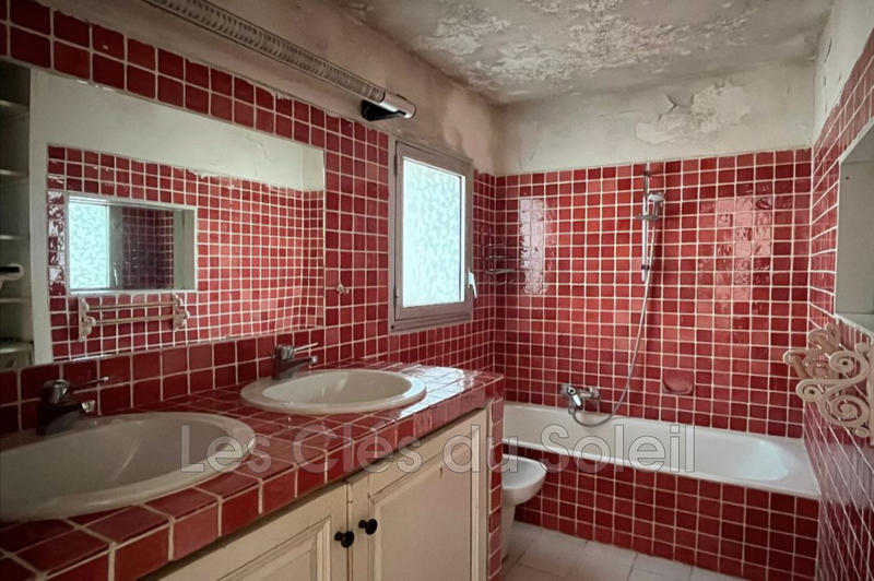 Maison - 180 m² - 6 pièces