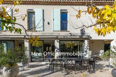 Maison - 260 m² - 6 pièces