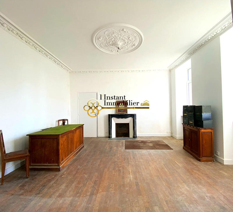 Demeure - 298 m² - 16 pièces