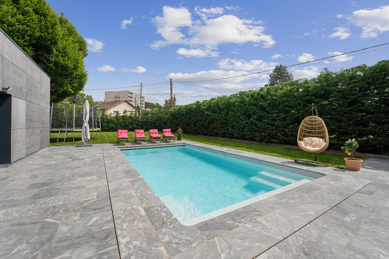 Maison - 270 m² - 7 pièces