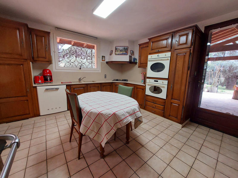 Maison - 220 m² - 7 pièces