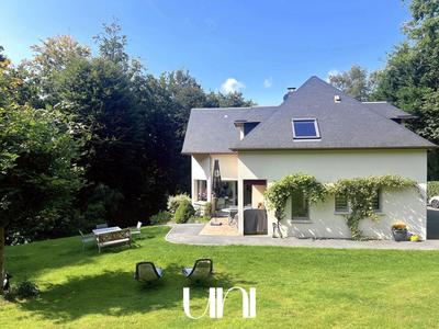 Maison - 264 m² - 8 pièces