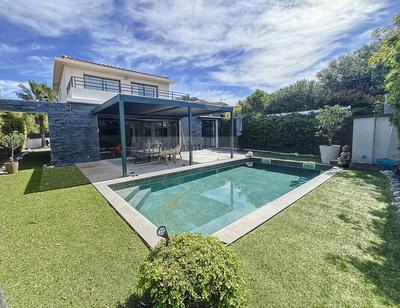 Maison contemporaine - 160 m² - 4 pièces