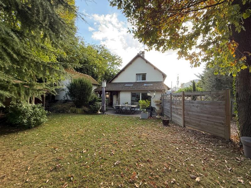 Maison - 310 m² - 10 pièces