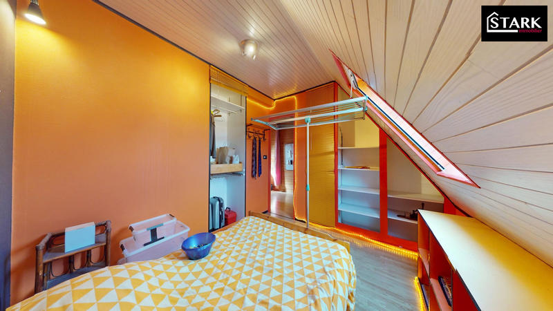 Maison - 90 m² - 5 pièces