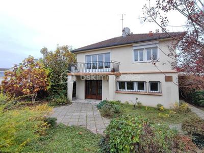 Maison - 106 m² - 6 pièces