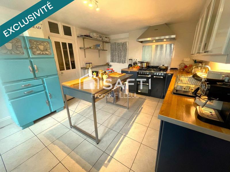 Maison - 376 m² - 10 pièces