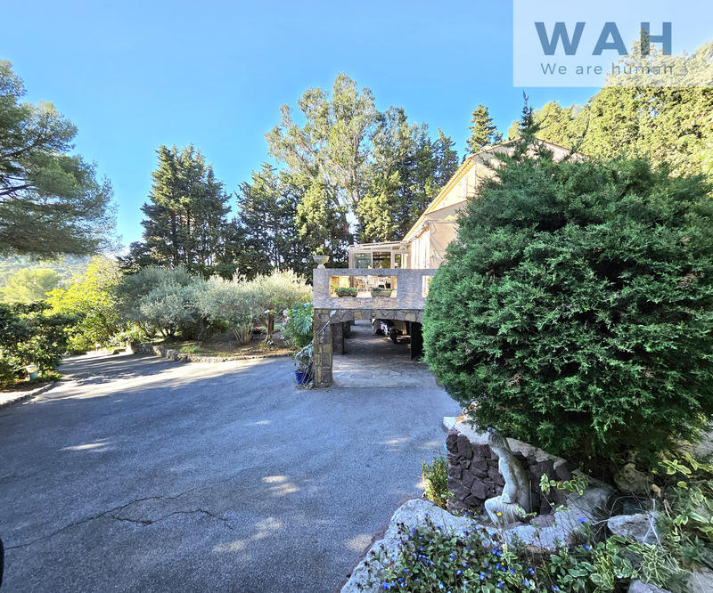 Villa - 152 m² - 8 pièces