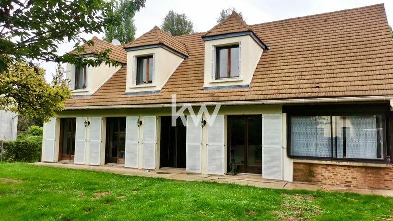 Maison - 221 m² - 7 pièces