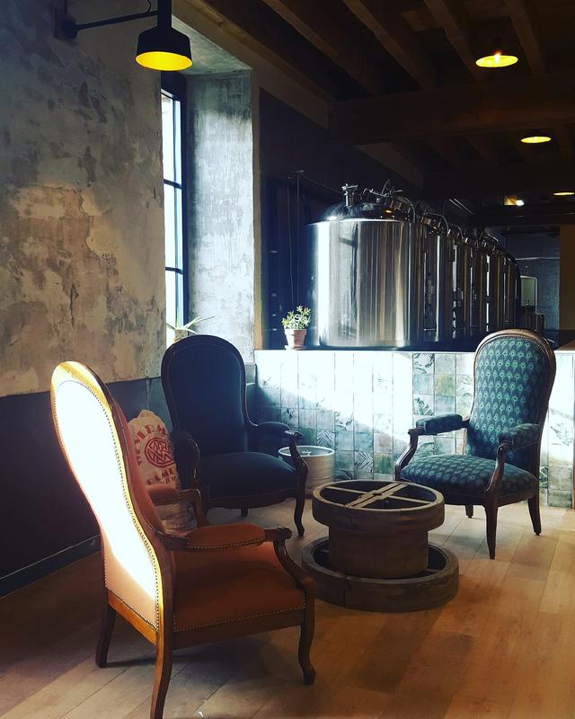 Un Singe en Hiver - Fabrique de bières et de curiosité