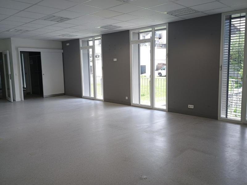 Bureau - 191 m² - 9 pièces