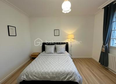 Maison en pierre - 208 m² - 9 pièces