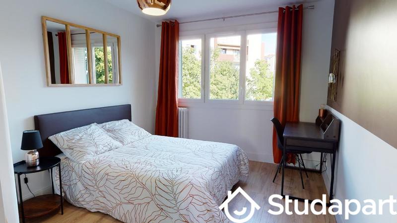 Chambre - 13 m² - 1 pièce