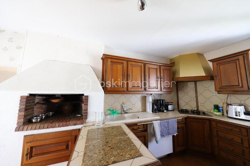 Demeure - 260 m² - 7 pièces