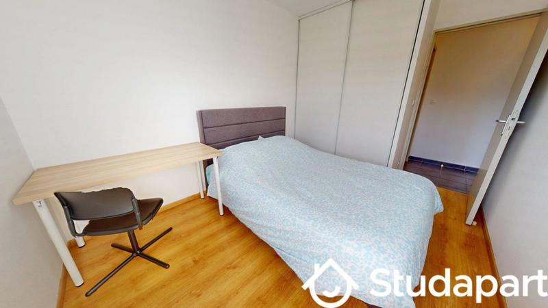 Chambre - 10 m² - 1 pièce