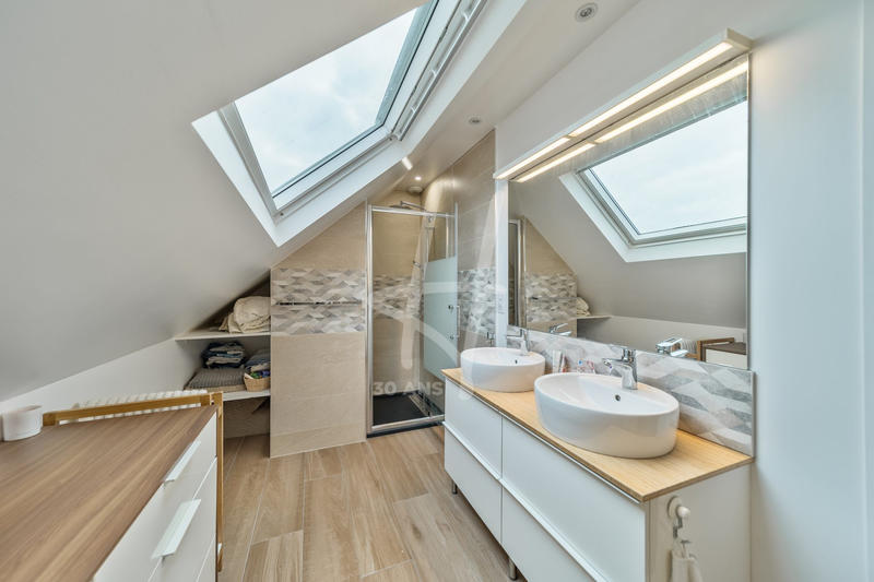 Maison - 158 m² - 7 pièces