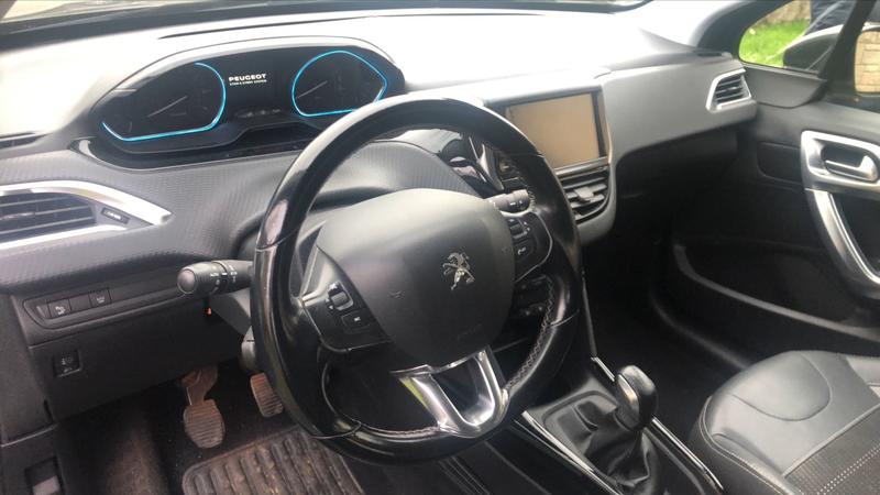 Peugeot 2008 1.2 PureTech 110 Allure Business