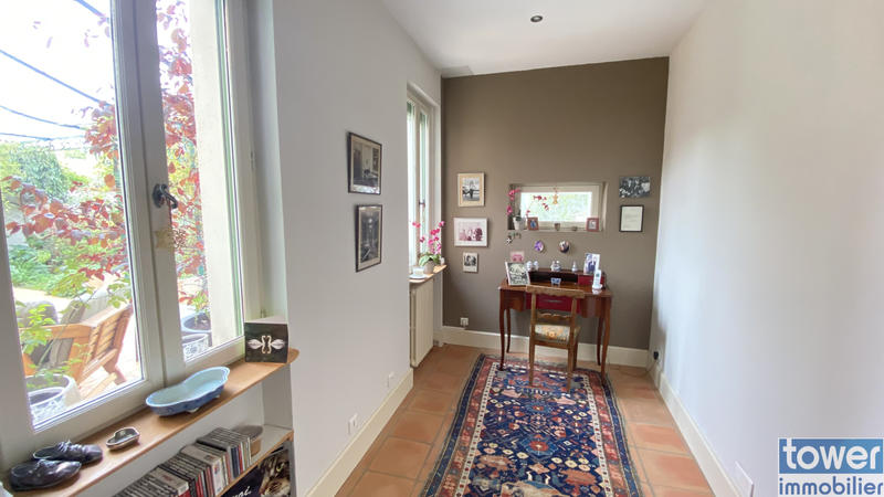 Maison - 239 m² - 6 pièces