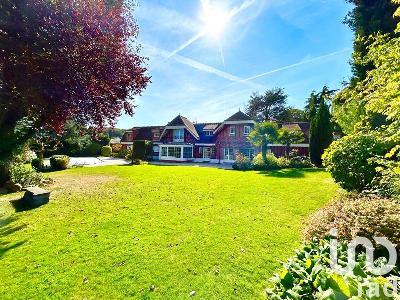 Maison - 313 m² - 9 pièces