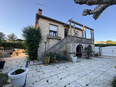 Maison - 217 m² - 8 pièces