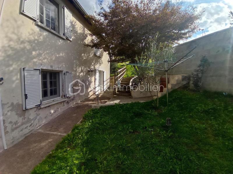 Maison - 230 m² - 6 pièces