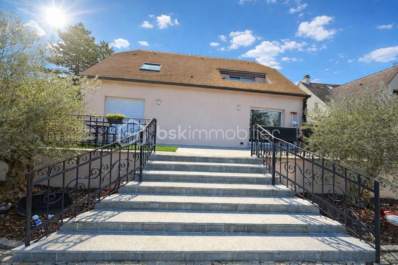 Maison - 185 m² - 6 pièces