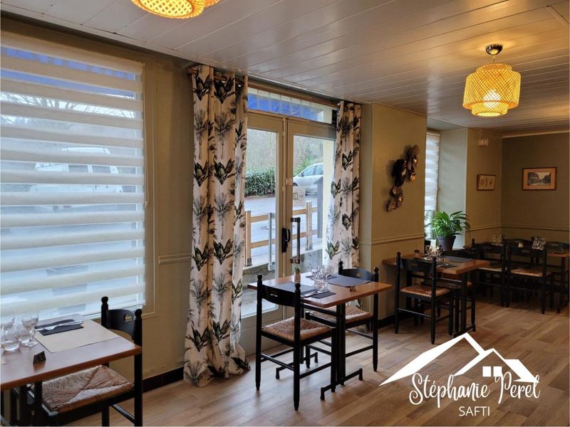 Local commercial - 166 m² - 4 pièces