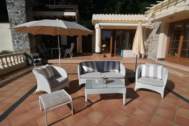 Maison - 600 m² - 10 pièces