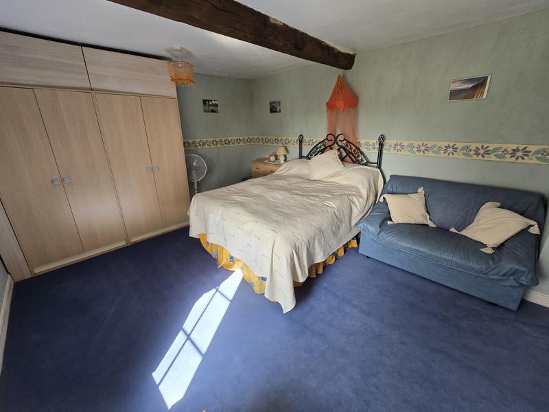 Maison traditionnelle - 217 m² - 8 pièces