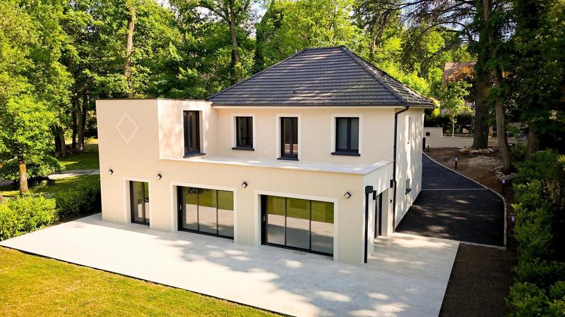 Maison - 180 m² - 5 pièces