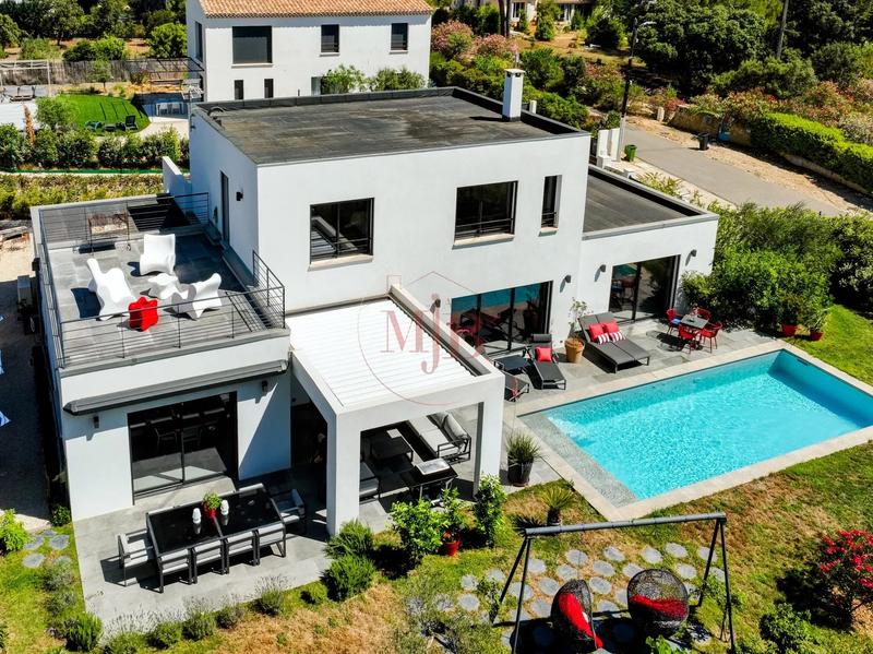 Villa - 184 m² - 5 pièces