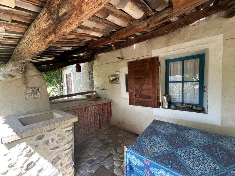 Maison - 335 m² - 13 pièces