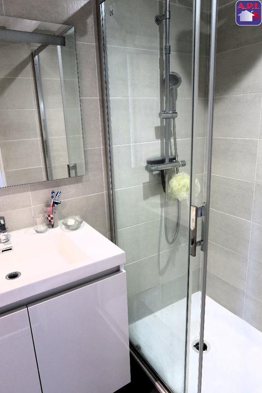 Maison - 230 m² - 9 pièces