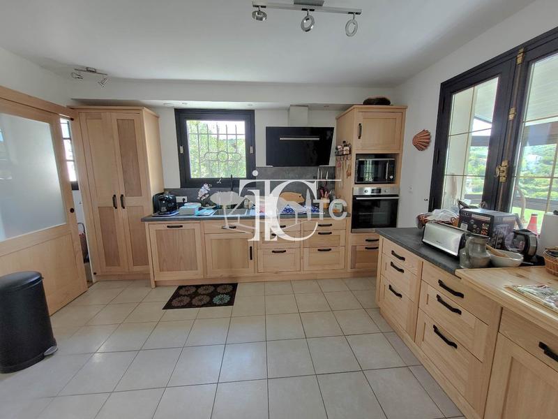 Maison - 135 m² - 4 pièces