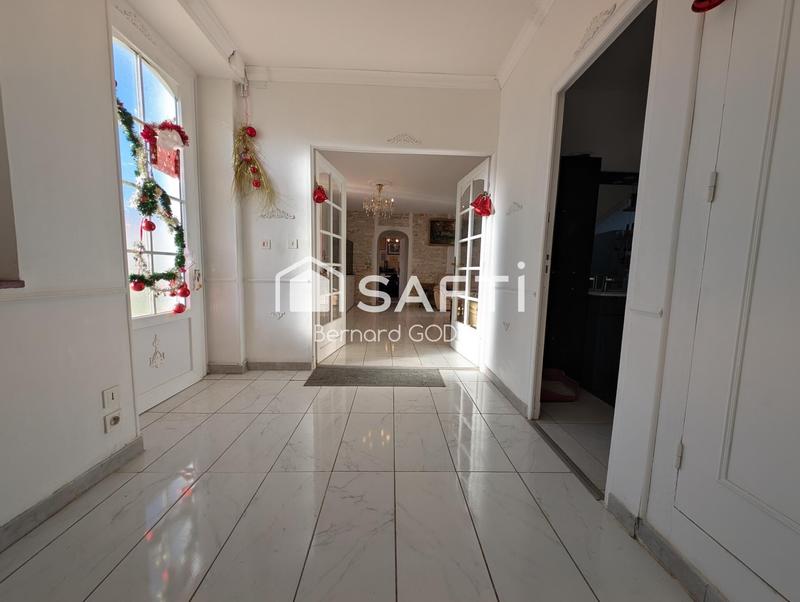 Maison - 248 m² - 6 pièces