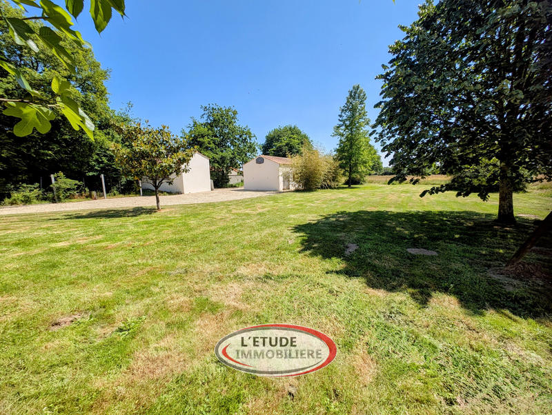 Maison - 230 m² - 6 pièces