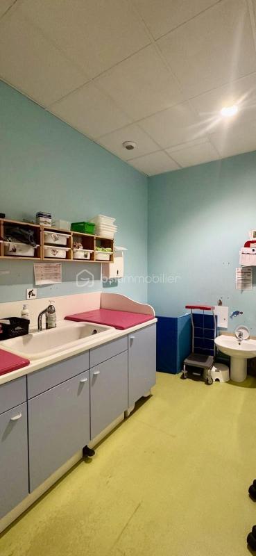 Local commercial - 210 m² - 6 pièces