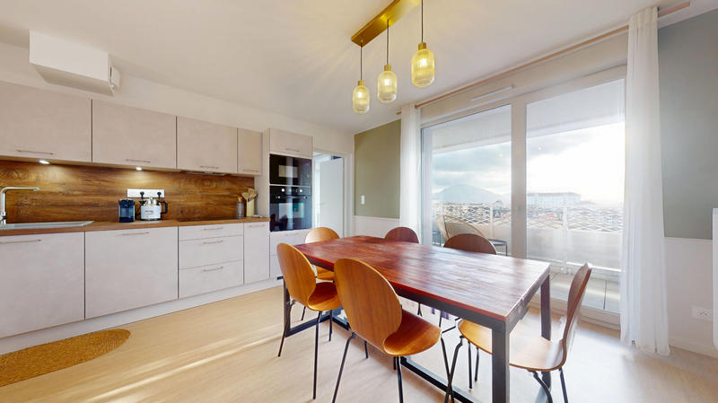 Appartement - 75 m² - 4 pièces