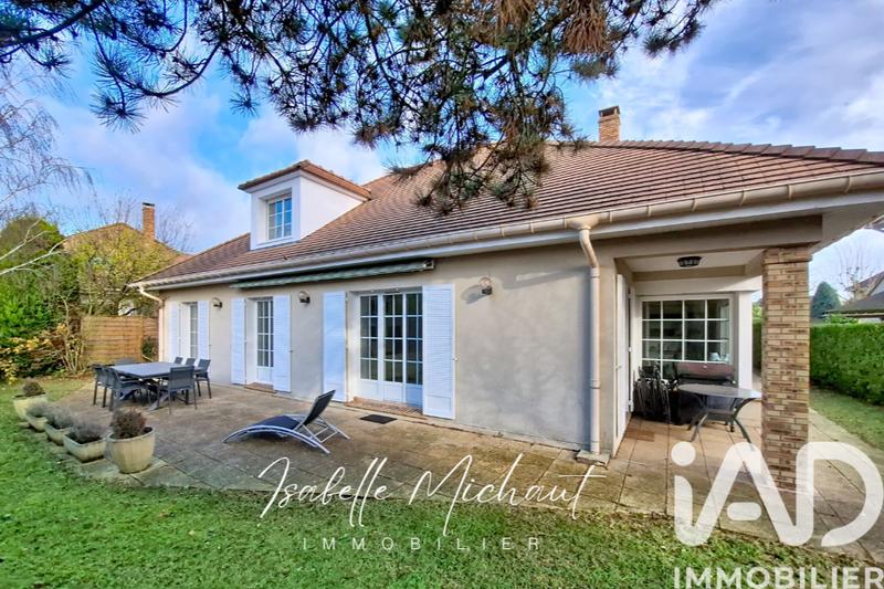 Maison - 195 m² - 8 pièces