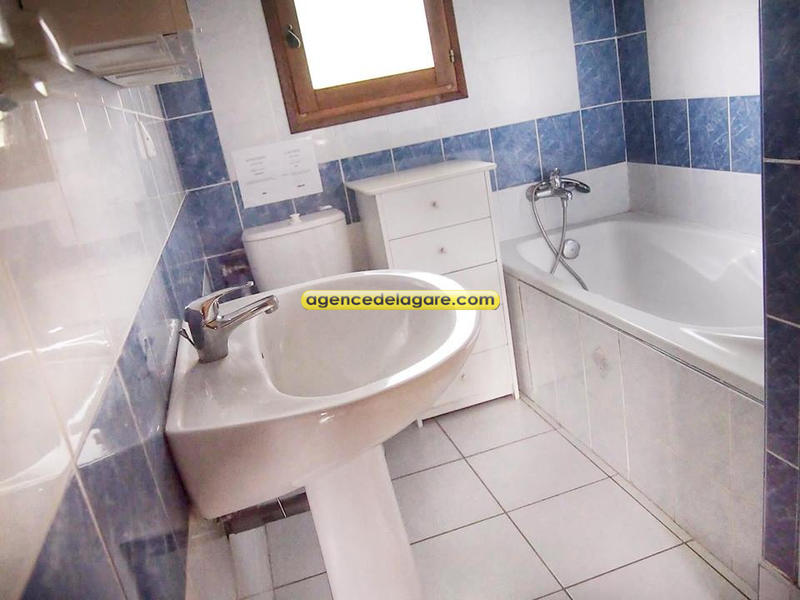 Propriété - 450 m² - 30 pièces