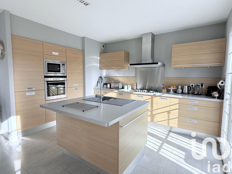 Maison de maîtres - 225 m² - 9 pièces