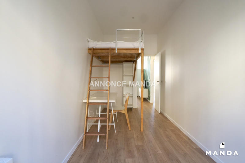 Chambre - 10 m² - 6 pièces