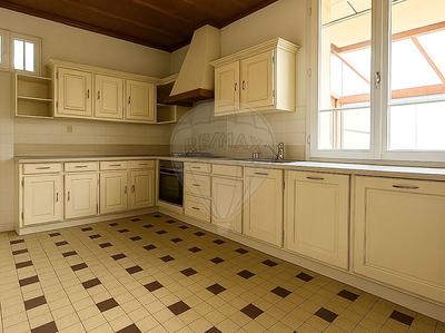 Demeure - 130 m² - 6 pièces