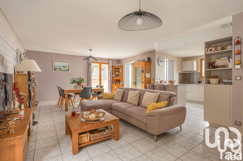 Maison - 255 m² - 7 pièces