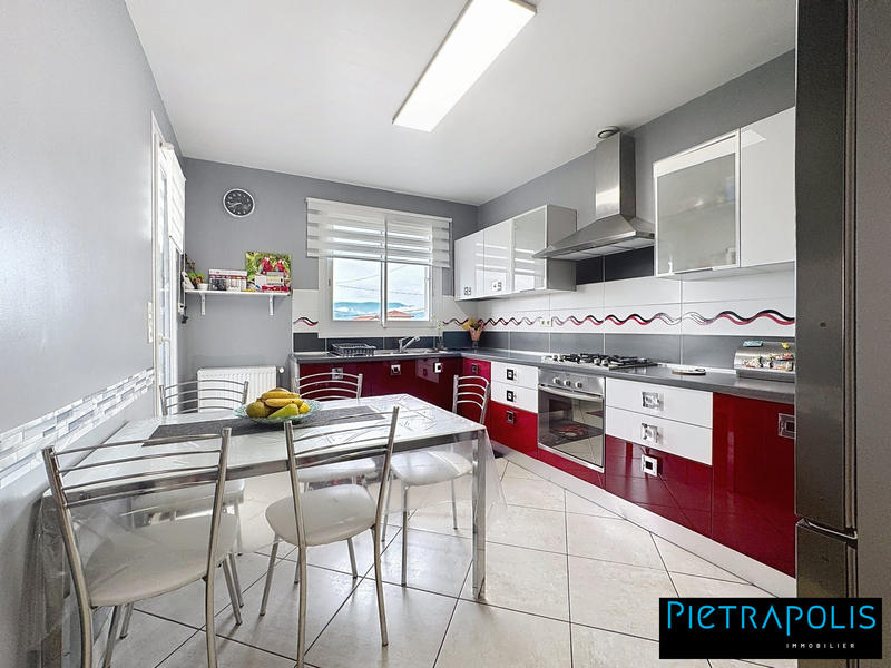 Maison - 110 m² - 5 pièces